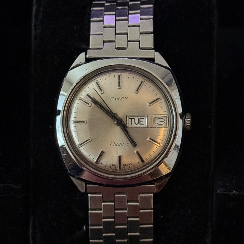 Timex Silver Electra Euro Watch with Day-Date & Style side adjustable band